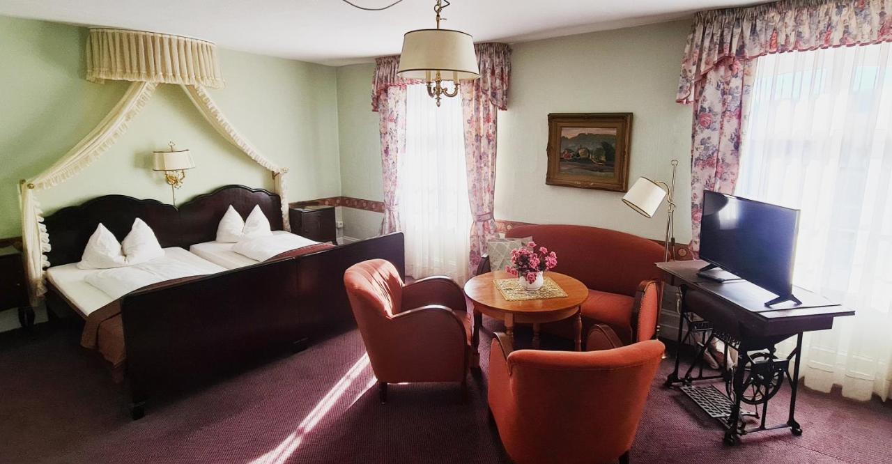 Historisches Hotel Zum Schwan Bad Karlshafen Kültér fotó
