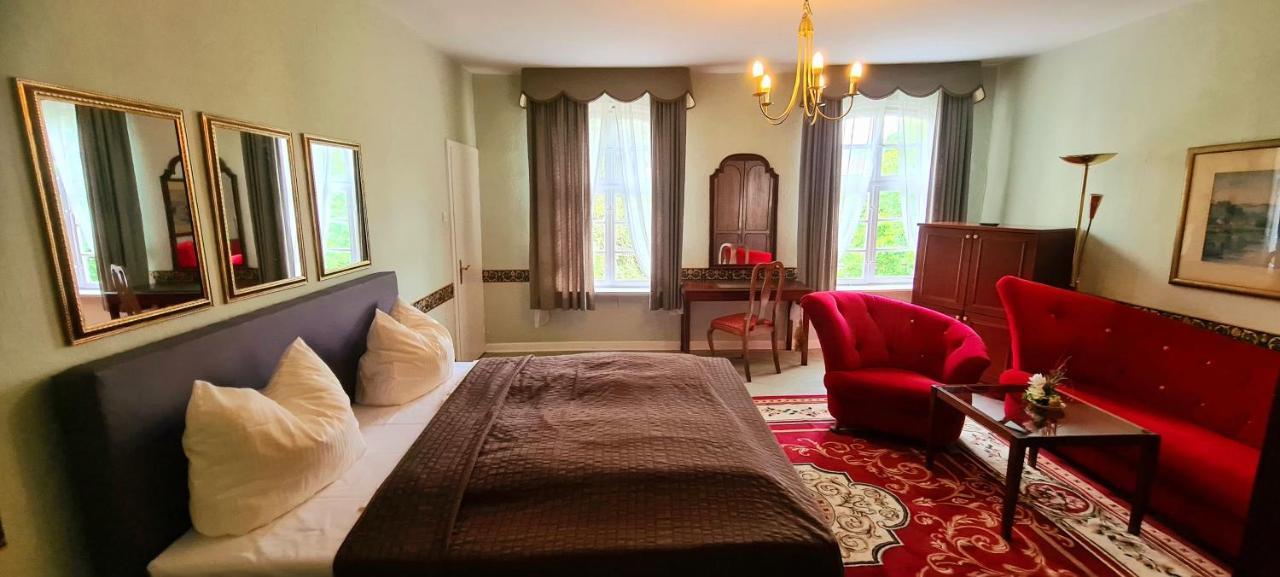 Historisches Hotel Zum Schwan Bad Karlshafen Kültér fotó
